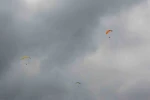 Turistler Uzungöl’ü gökyüzünden keşfediyor 