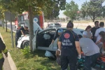 U dönüşü yapan otomobil kaldırıma çıktı: 1 yaralı