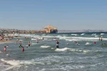 Yasağa aldırmadılar, denize girdiler: 1 kişi boğulmaktan son anda kurtarıldı