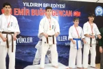 Yıldırımlı karatecilerden madalya yağmuru 