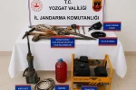 Yozgat’taki kaçak kazıda çeşitli malzemeler ele geçirildi