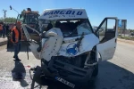 Yüksekova’da yolcu minibüsü ile kamyon çarpıştı: 2 ölü, 3 yaralı 