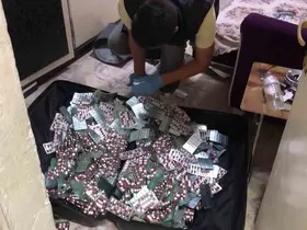 10 bin adet uyuşturucu hapla yakalandılar: "Uyuşturucu satmıyoruz" savunması yaptılar
