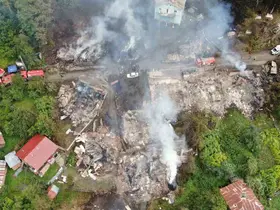 11 evin küle döndüğü köy havadan görüntülendi
