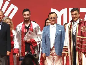 115 ülkeden öğrencisi bulunan üniversitede 3 bin 40 mezun sevinci
