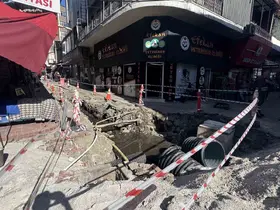 15 gün önce açılan çukur esnafı çileden çıkarttı
