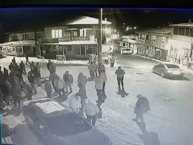17 yaşındaki çocuk, husumetlisini silahla vurdu: 2 gözaltı
