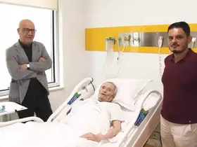 18 yıldır nakil kalbiyle yaşıyor: Üç bypasslı hastaya riskli pil operasyonu
