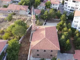 2 asırlık cami, süslemeleriyle dikkat çekiyor
