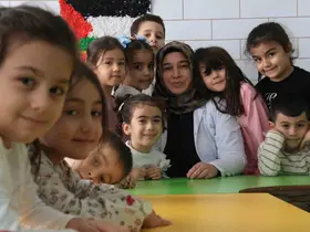 3 çocuk annesinin azmi: Hayvancılıkla uğraşırken çocukların ilk öğretmeni oldu
