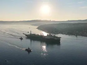 325 metrelik dev boru döşeme gemisi İstanbul Boğazı’ndan geçiş yaptı
