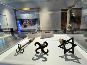 40 yılda biriktirdiği Türk boy damgaları Safranbolu’da sergiledi

