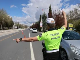 401’i hızdan bin 325 araç sürücüsüne ceza yazıldı
