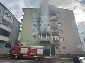 5 katlı apartmanda yangın paniği: 8 kişiyi itfaiye kurtardı