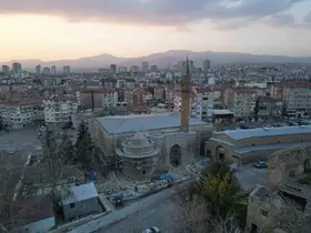 690 yıllık Sungurbey Camii aslına uygun olarak restore ediliyor

