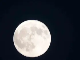 82 dakika sürecek "Kanlı Ay" tutulması başladı
