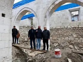 833 yıllık tarihi caminin restorasyonu titizlikle devam ediyor
