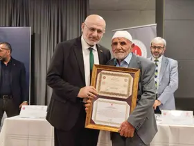 87 yaşında hafız oldu
