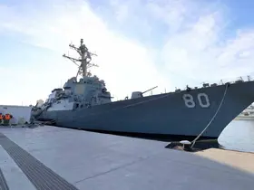 ABD Savaş Gemisi ’USS Roosevelt’ Mersin Limanı’na demirledi
