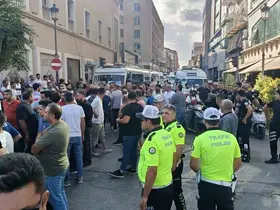 Adana’da dolmuş şoförlerinin eylemi 3 saat sonra bitti: Trafik ulaşıma açıldı
