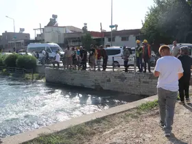 Adana’da sulama kanalında kaybolan kişi aranıyor
