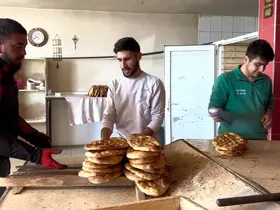 Adilcevaz’da üç fırın Ramazan pidesini eski fiyattan satacak
