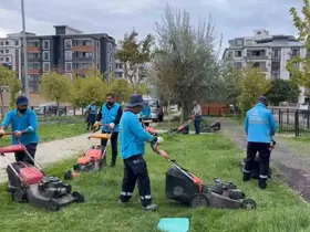 Adıyaman’da parklarda sonbahar bakımı sürüyor
