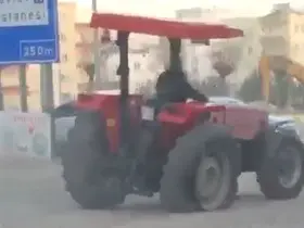 Adıyaman’da şaşkına çeviren görüntü: Traktör 3 tekerle ilerledi
