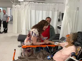 ADÜ Hastanesi Başhekimi Uysal hastalar ve hastane çalışanları ile bayramlaştı
