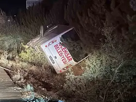 Afyonkarahisar’da midibüs devrildi: 12 yaralı
