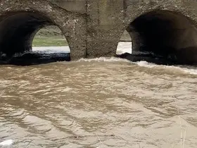 Ağrı’da kar suyu dereleri coşturdu
