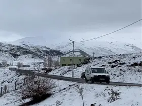 Ağrı’da Nisan ayında kar sürprizi
