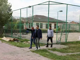 Ağrı’da tenis kortlarının zemini yenileniyor
