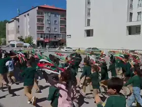 Ağrı’da "Uçurtmalar Vurulmasın, Gökyüzü Çocuklara Kalsın" etkinliği düzenlendi
