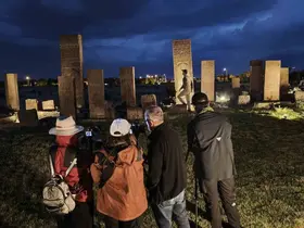 Ahlat Selçuklu Meydan Mezarlığı’nda Gece Müzeciliği’ne yoğun ilgi
