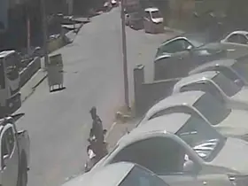Ahlat’ta çöp konteyneri caddeyi birbirine kattı
