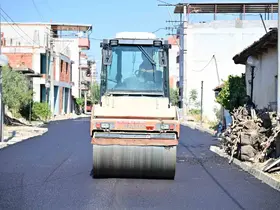 Ahmetli’de yollar sıcak asfaltla buluşuyor
