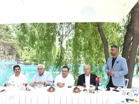 AK Parti Erzurum teşkilatı hizmetleri değerlendirdi
