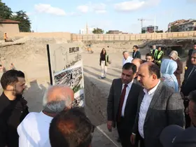 Ak Parti Heyeti, Larende kazı çalışmalarını inceledi