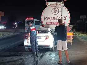 Akaryakıt tankerine arkadan çarpan otomobil 100 metre sürüklendi: 1 ölü
