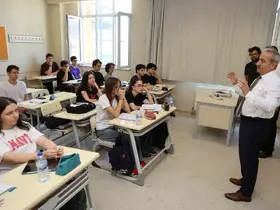 Akbaş DYK kurslarında öğrencilerle buluştu
