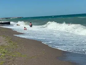 Akçakoca’da dalga boyu 2 metreyi aştı

