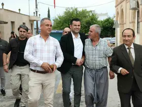 Akdeniz’de mahalle mahalle saha çalışması: Beşikci talepleri yerinde dinliyor
