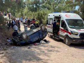 Akrabalarının düğün yemeğine giderken 30 metrelik şarampole yuvarlandılar
