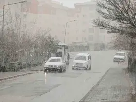 Aksaray’da kar yağışı etkili oluyor
