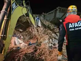 Aksaray’da mandıra çöktü, çok sayıda hayvan telef oldu
