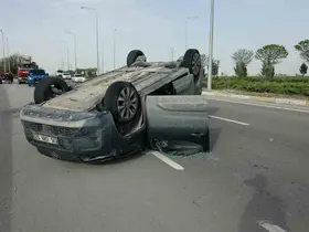 Aksaray’da otomobil ile hafif ticari araç çarpıştı: 2 yaralı
