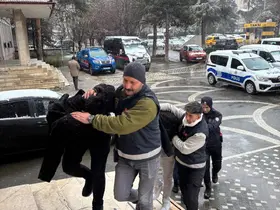 Akşehir'de sahte altın satıcılarına operasyon