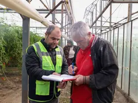 Aksu’da afetten zarar gören seralarda hasar tespiti yapıldı
