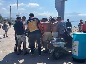 Alanya’da denizde boğulma tehlikesi geçiren yaşlı adam hastaneye kaldırıldı
